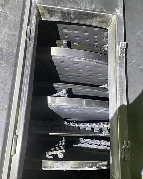 Vacuum lithium battery material tray dryer